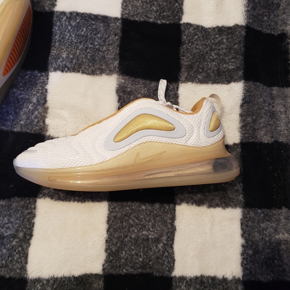 Nike AirMax 720. Sz 11 - Picture 3 of 11